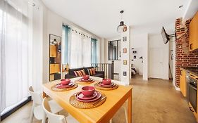 Large Flat Very Close To Montmartre